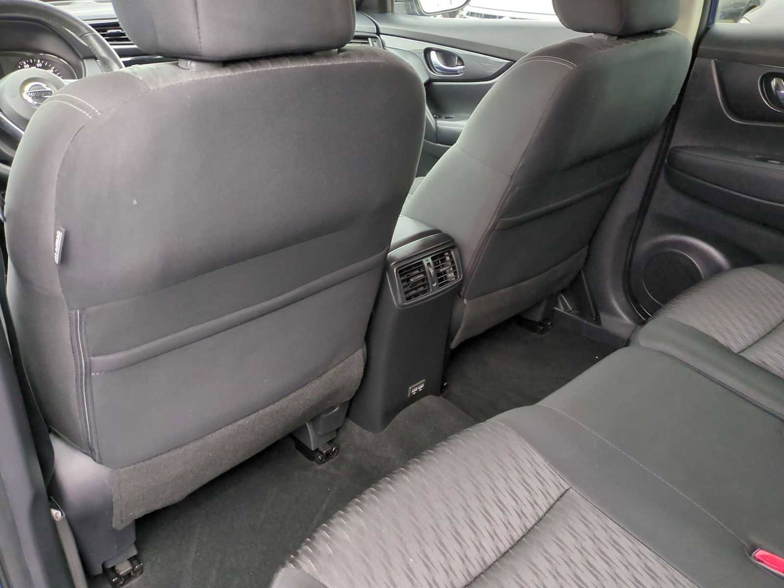 Used 2019 Nissan Rogue SV FWD image 17