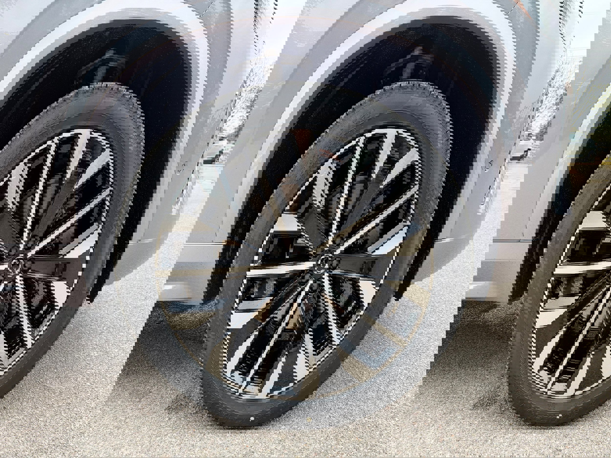 New 2026 Volvo XC90 B6 Plus w/ Protection Package Premier image 7