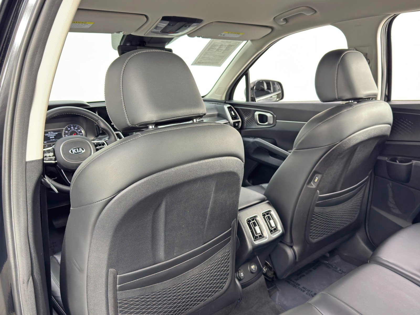 Used 2021 Kia Sorento S FWD image 32
