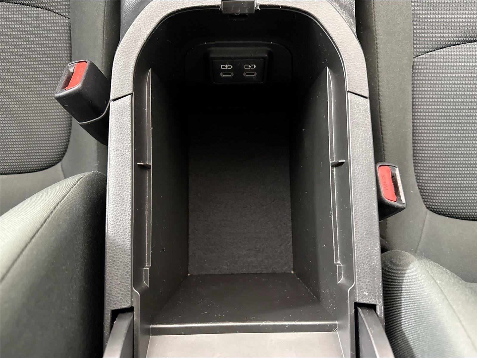 Used 2022 Toyota RAV4 LE FWD image 30