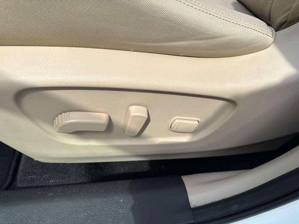 Used 2020 Nissan Rogue SV AWD/4WD image 25