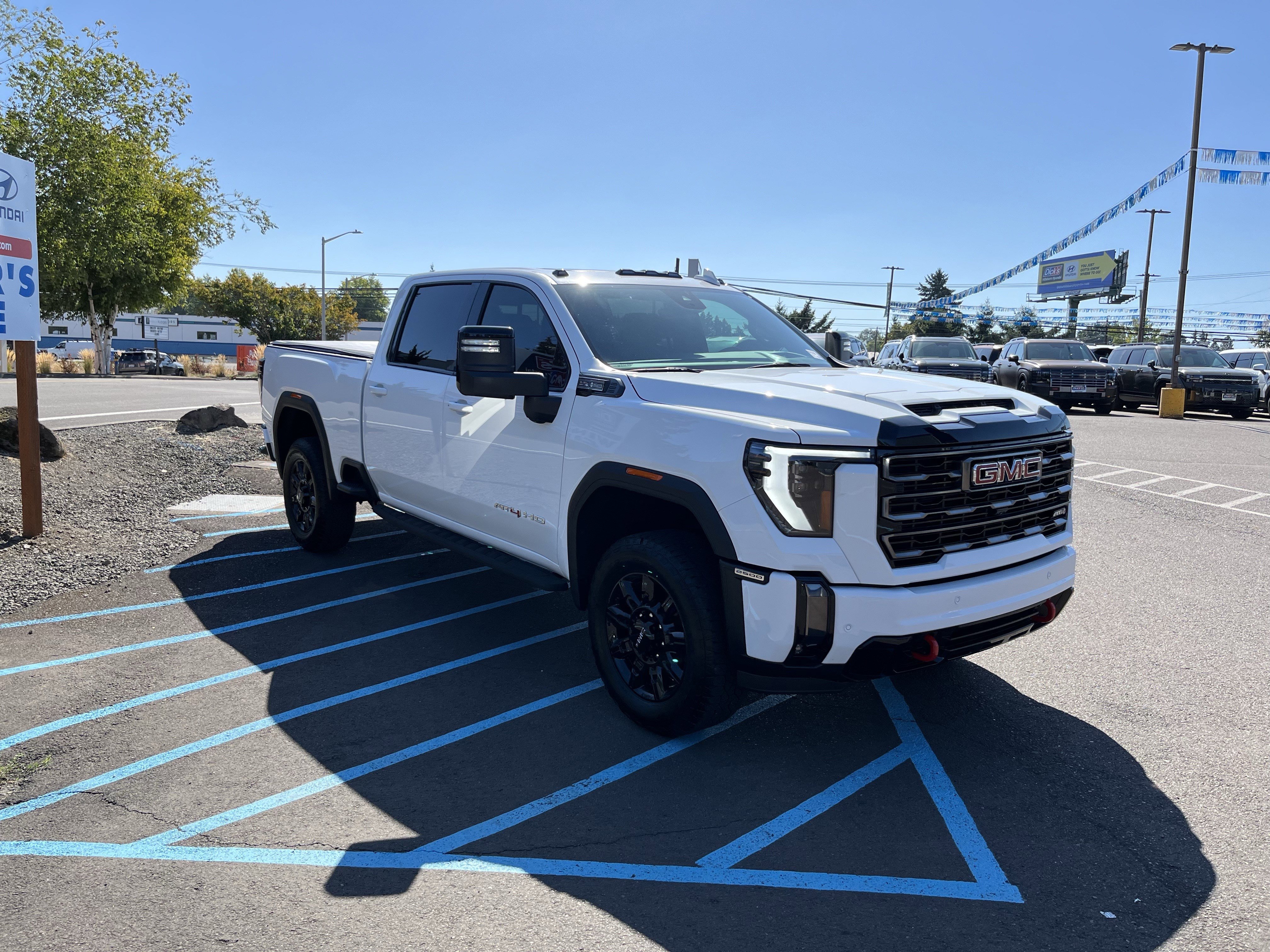 Used 2024 GMC Sierra 2500 AT4 w/ AT4 Premium Plus Package image 7