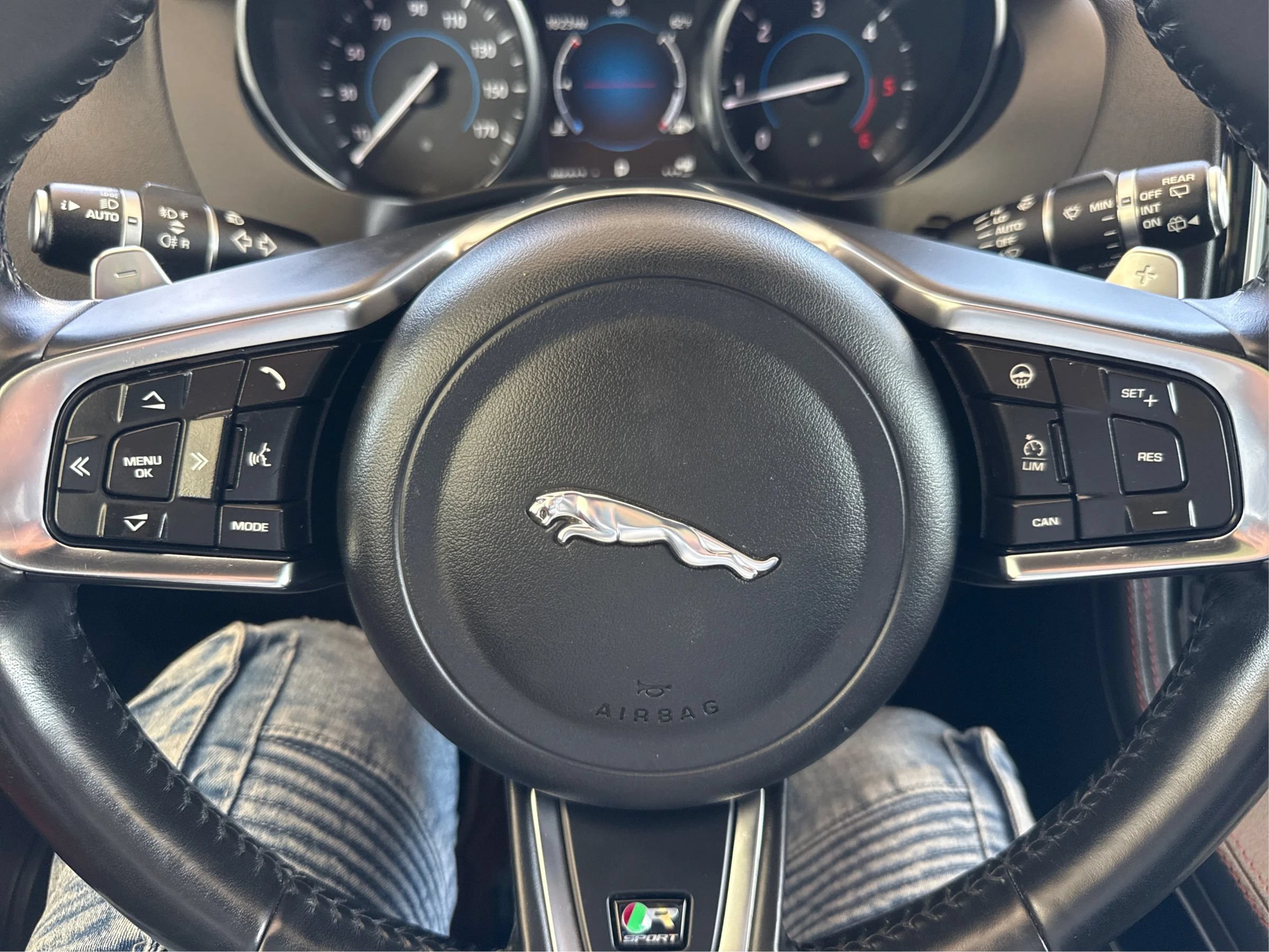 Used 2018 Jaguar F-PACE R-Sport AWD/4WD image 17