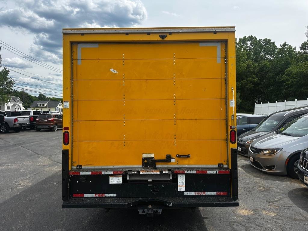 Used 2019 GMC Savana 3500 Extended w/ Driver Convenience Package RWD image 5