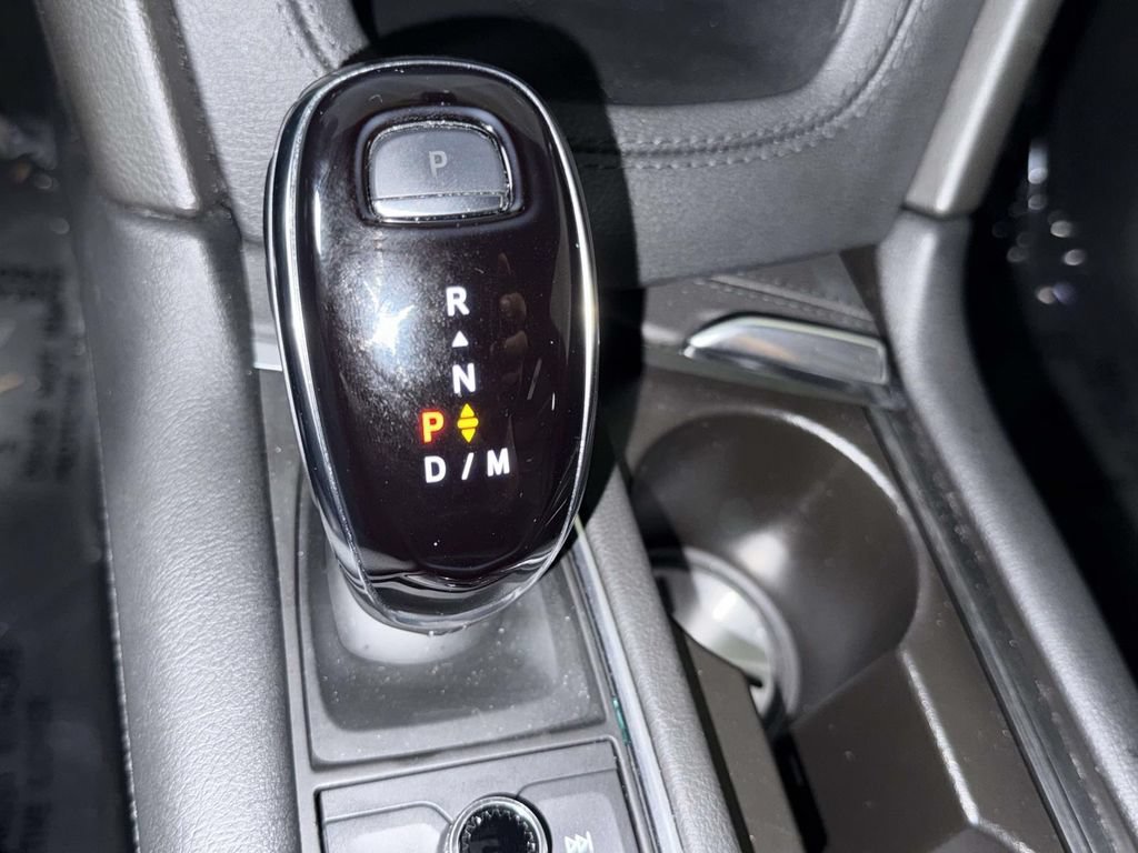 Used 2025 Cadillac XT6 Premium Luxury AWD/4WD image 27
