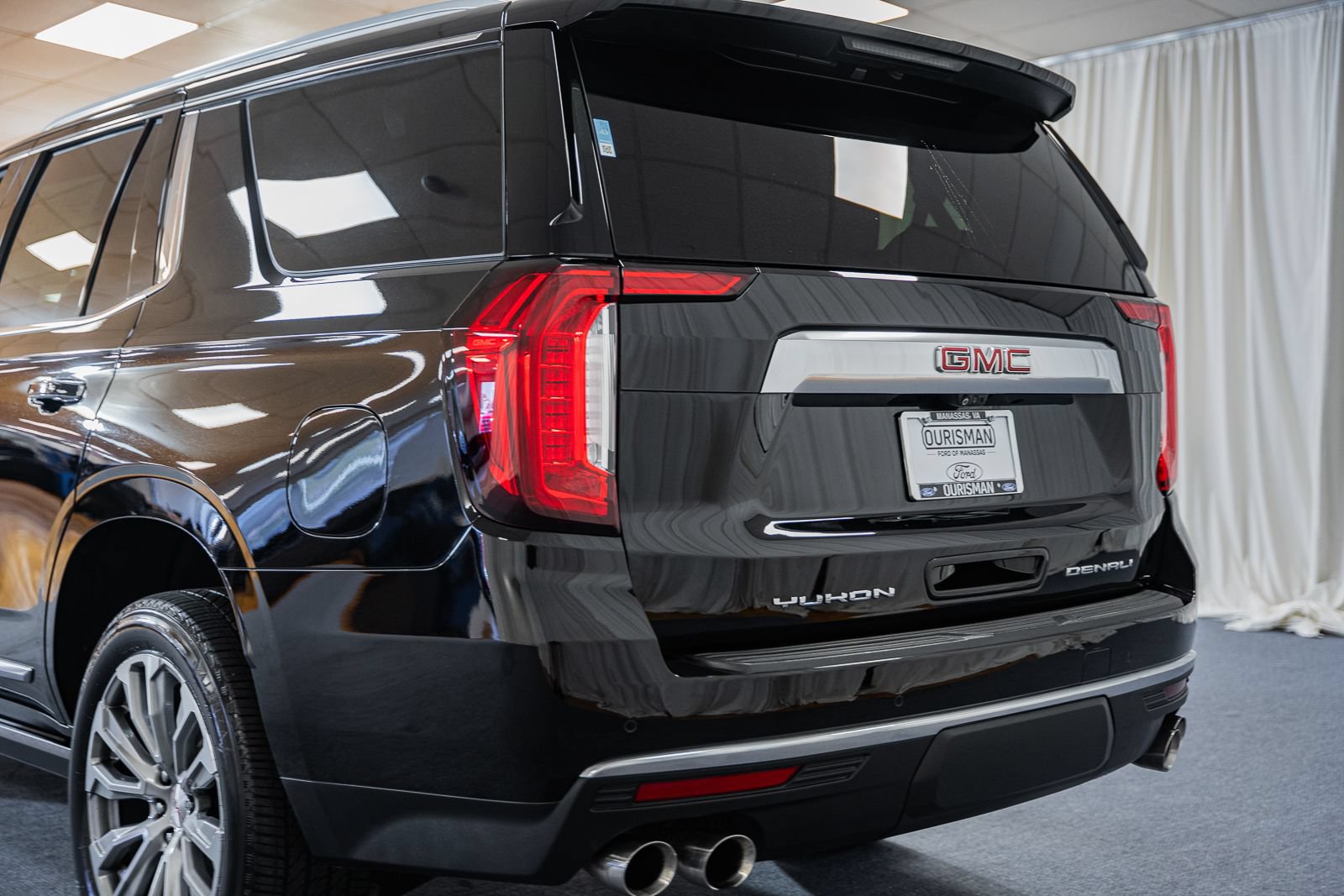 Used 2021 GMC Yukon Denali w/ Denali Premium Package AWD/4WD image 6