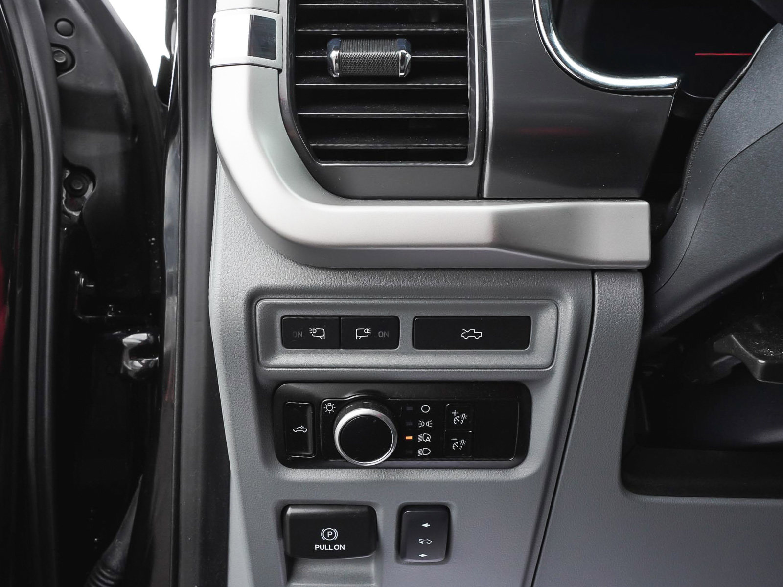 Used 2023 Ford F150 Lightning XLT AWD/4WD image 13