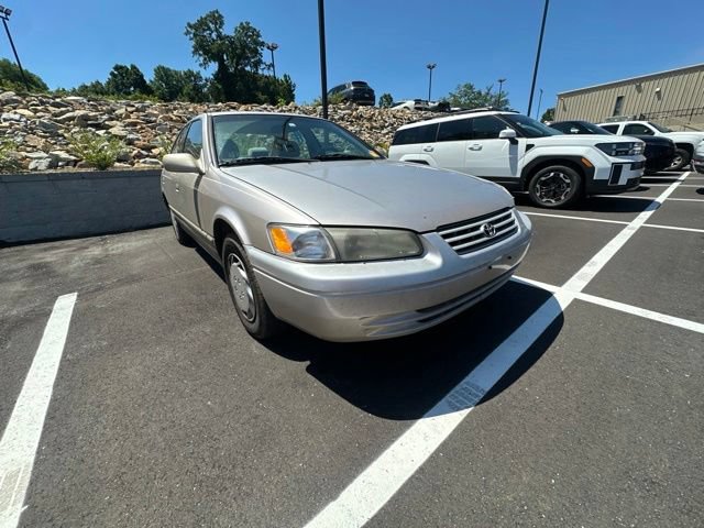 Used 1999 Toyota Camry LE FWD image 1