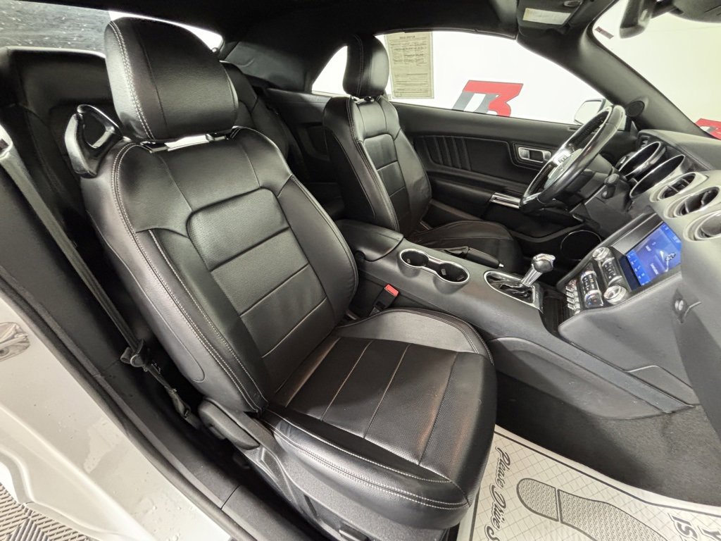 Used 2022 Ford Mustang Premium image 32