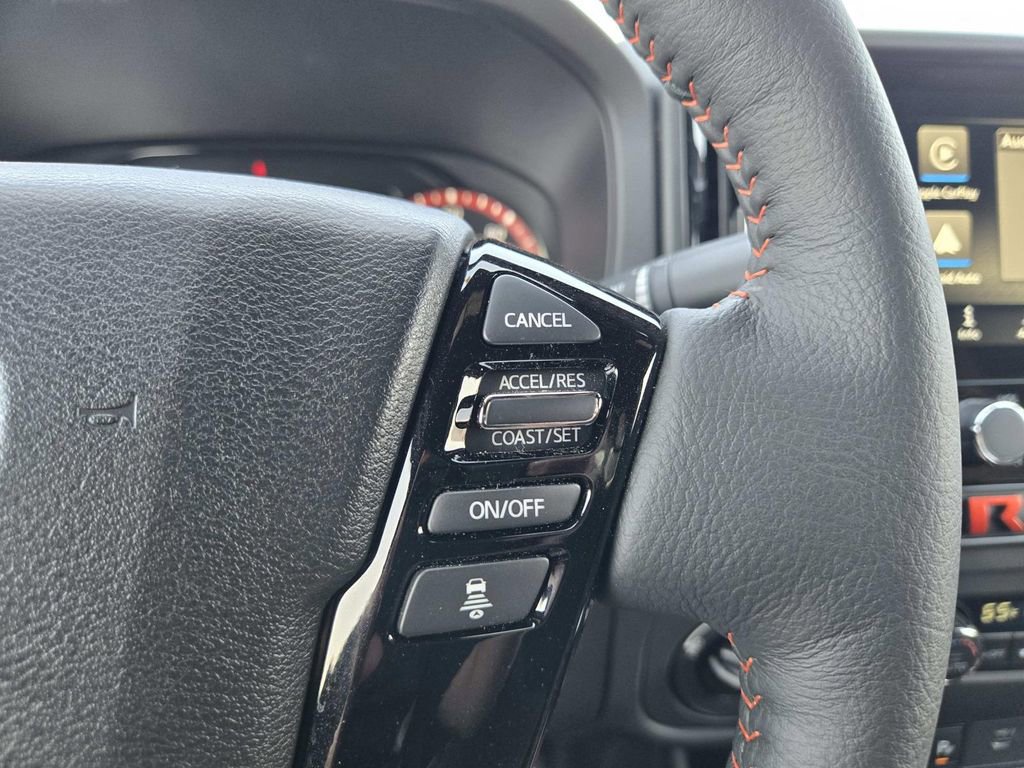 Used 2025 Nissan Frontier PRO-4X w/ Pro Convenience Package AWD/4WD image 23