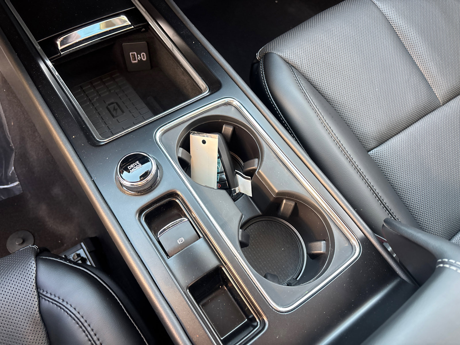 New 2026 Lincoln Corsair Reserve w/ Rear Removable Package Tray image 24