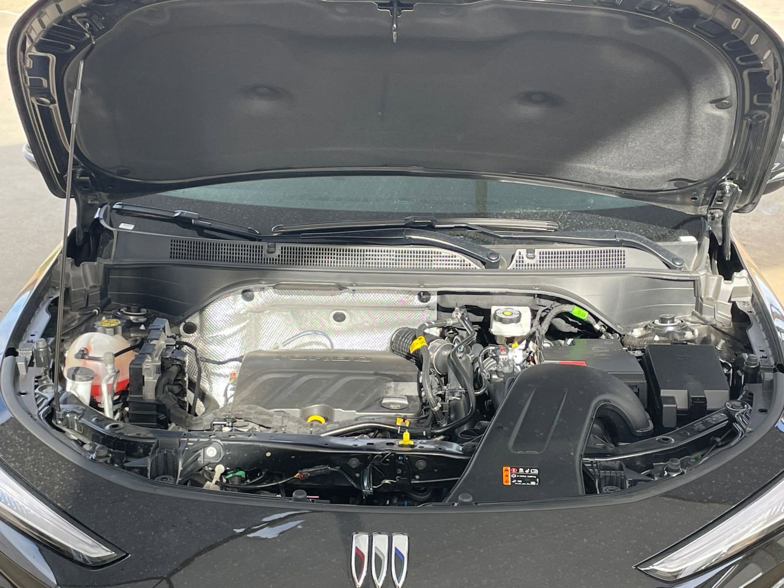 Used 2025 Buick Envista Sport Touring image 32