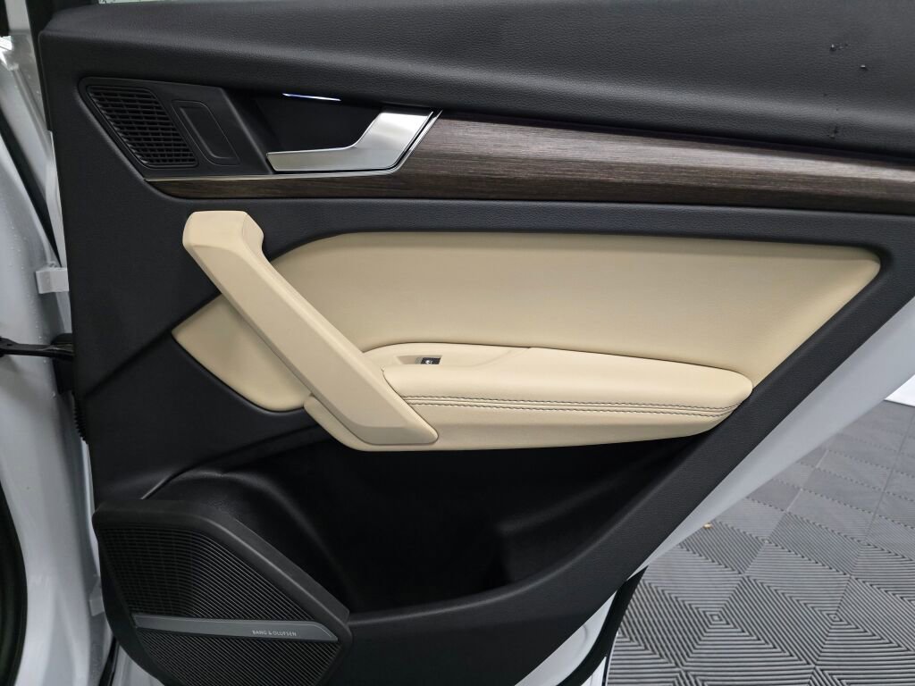 Certified 2025 Audi Q5 2.0T Premium Plus image 26
