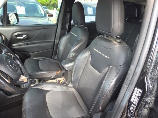 Used 2017 Jeep Renegade Trailhawk AWD/4WD image 9