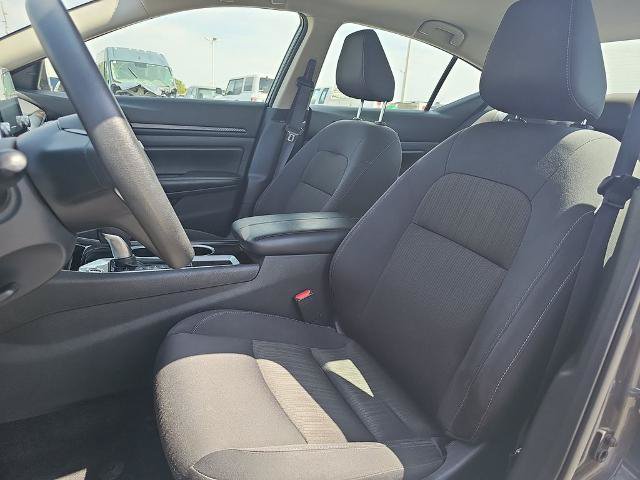 Used 2024 Nissan Altima 2.5 SV FWD image 15