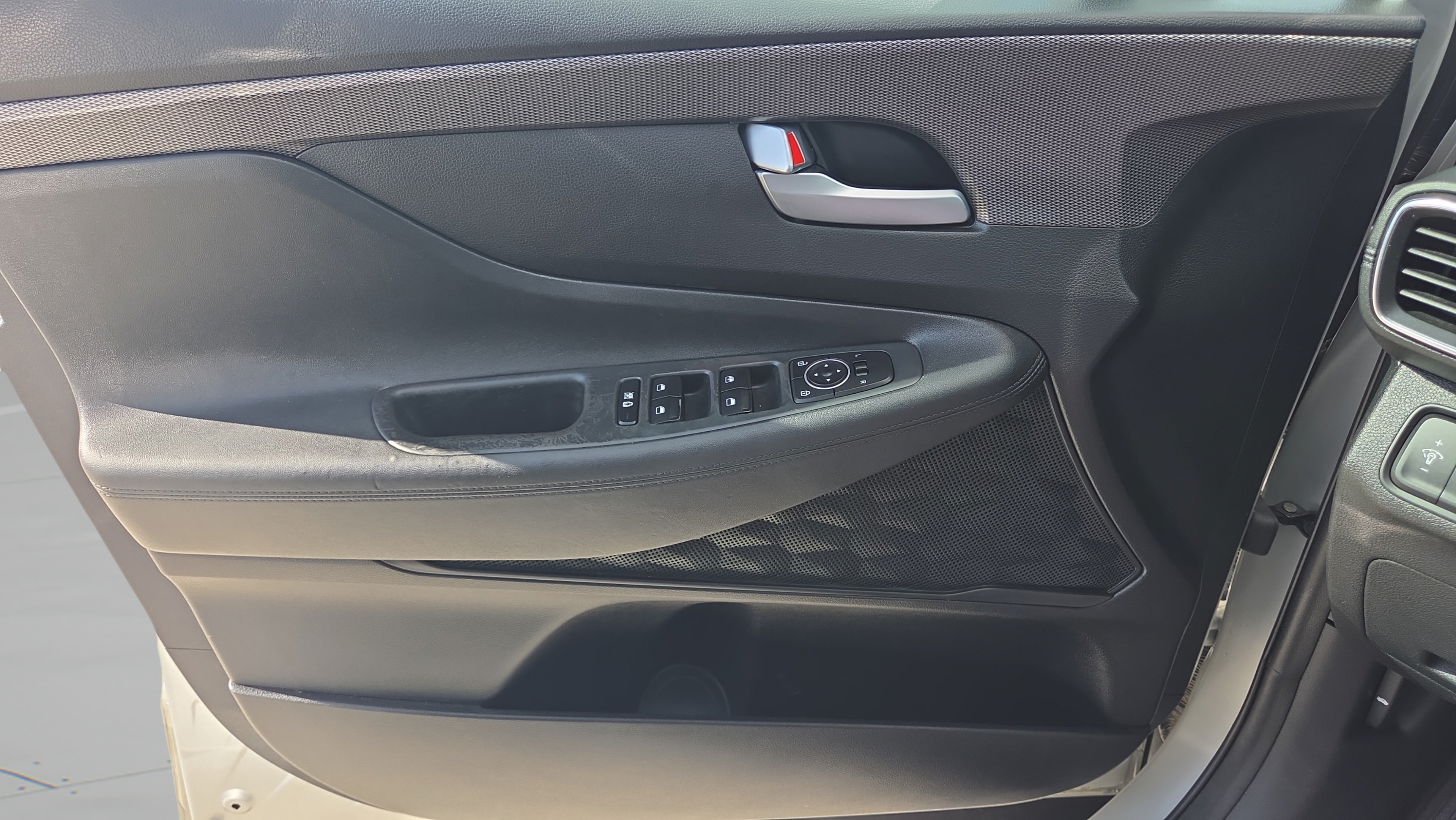 Used 2019 Hyundai Santa Fe SE FWD image 33