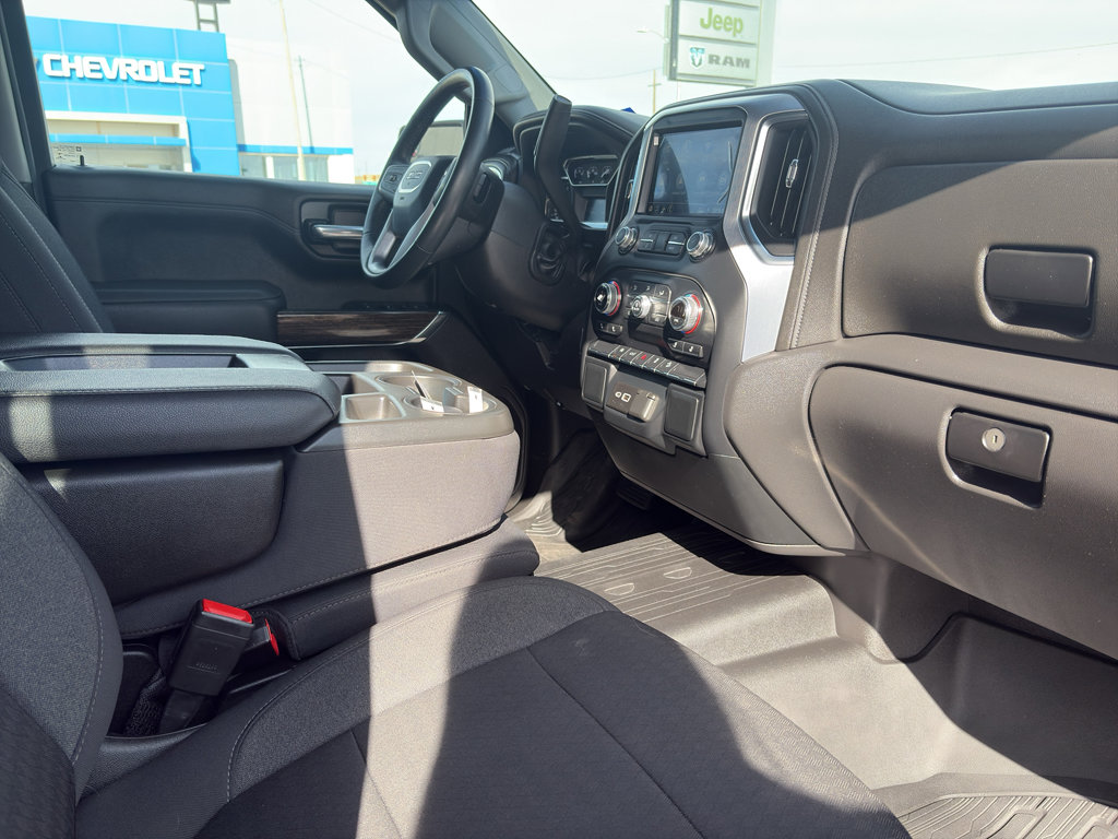 Used 2022 GMC Sierra 1500 SLE image 16