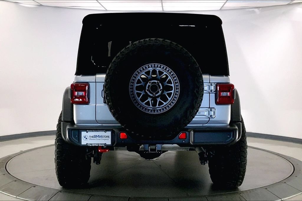 Used 2024 Jeep Wrangler Unlimited Rubicon w/ Technology Group AWD/4WD image 3