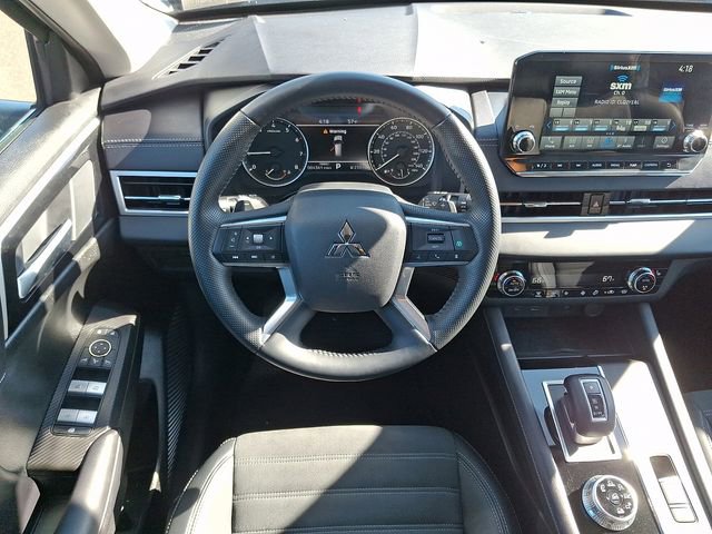 Used 2024 Mitsubishi Outlander SE image 11