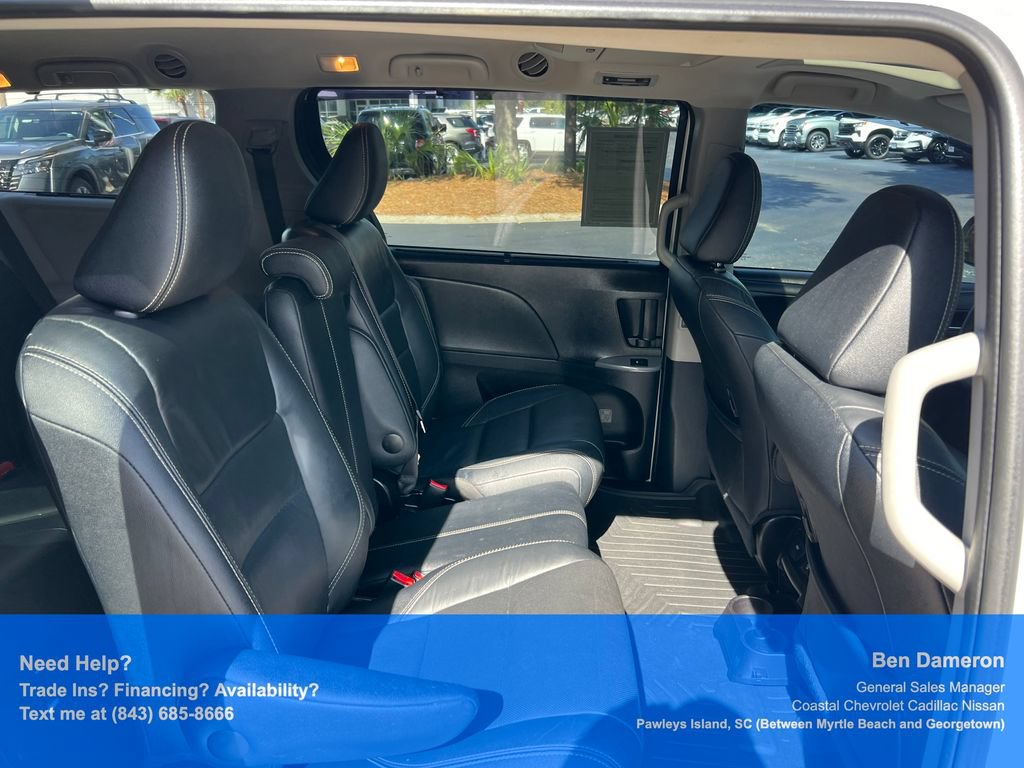 Used 2017 Toyota Sienna SE Premium FWD image 24
