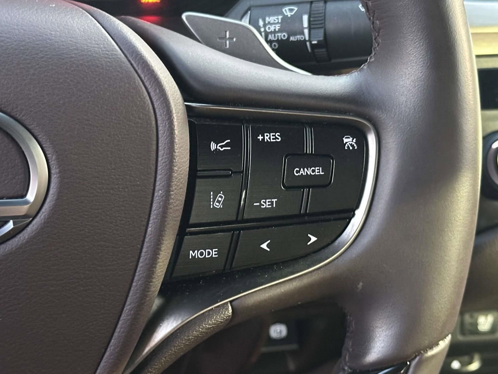 Used 2020 Lexus ES 350 w/ Premium Package image 24