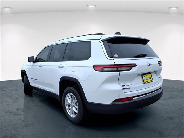 Used 2023 Jeep Grand Cherokee L Laredo image 4