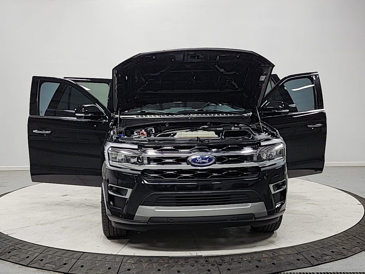 Used 2024 Ford Expedition Limited image 10