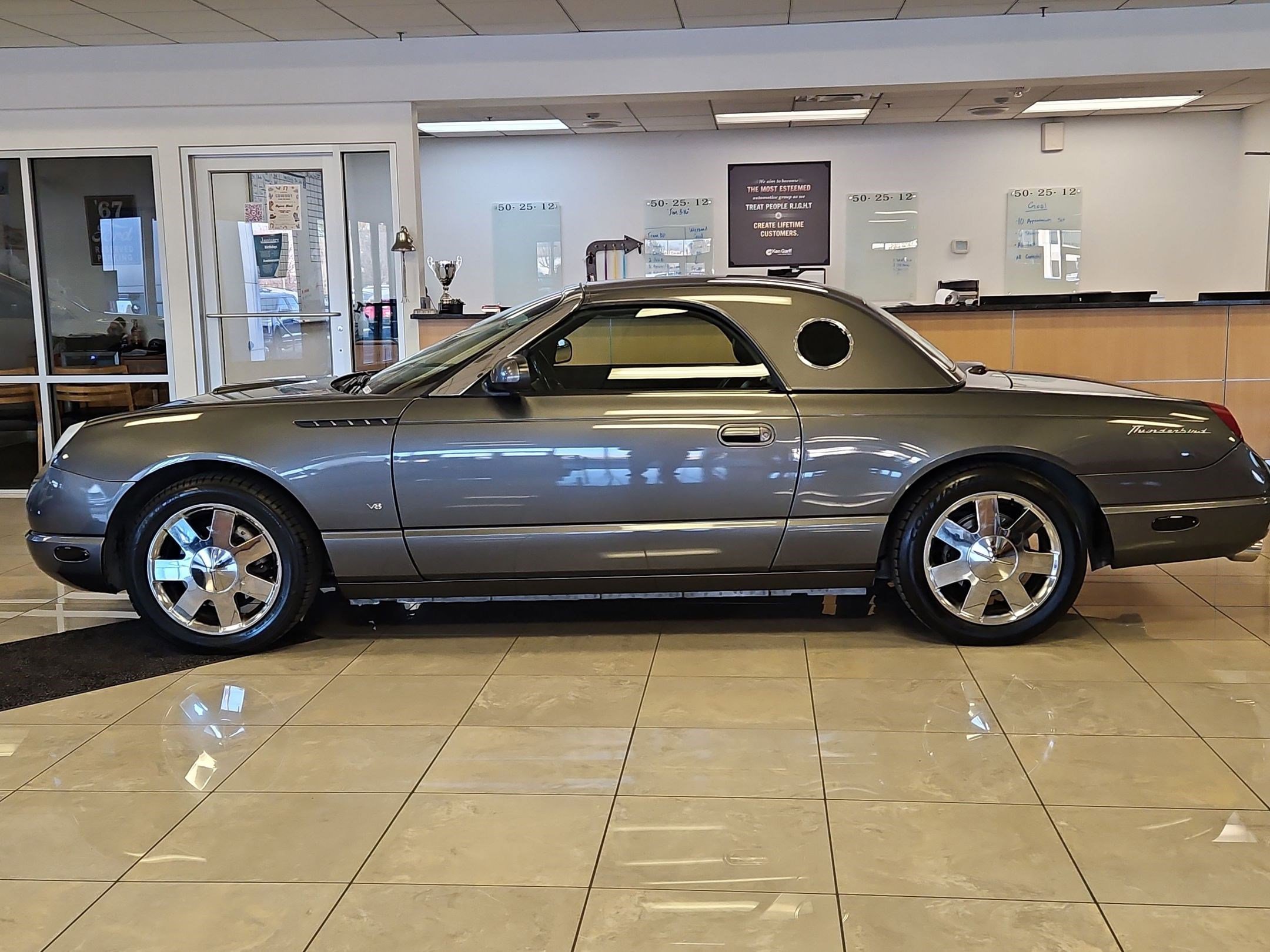 Used 2003 Ford Thunderbird image 9