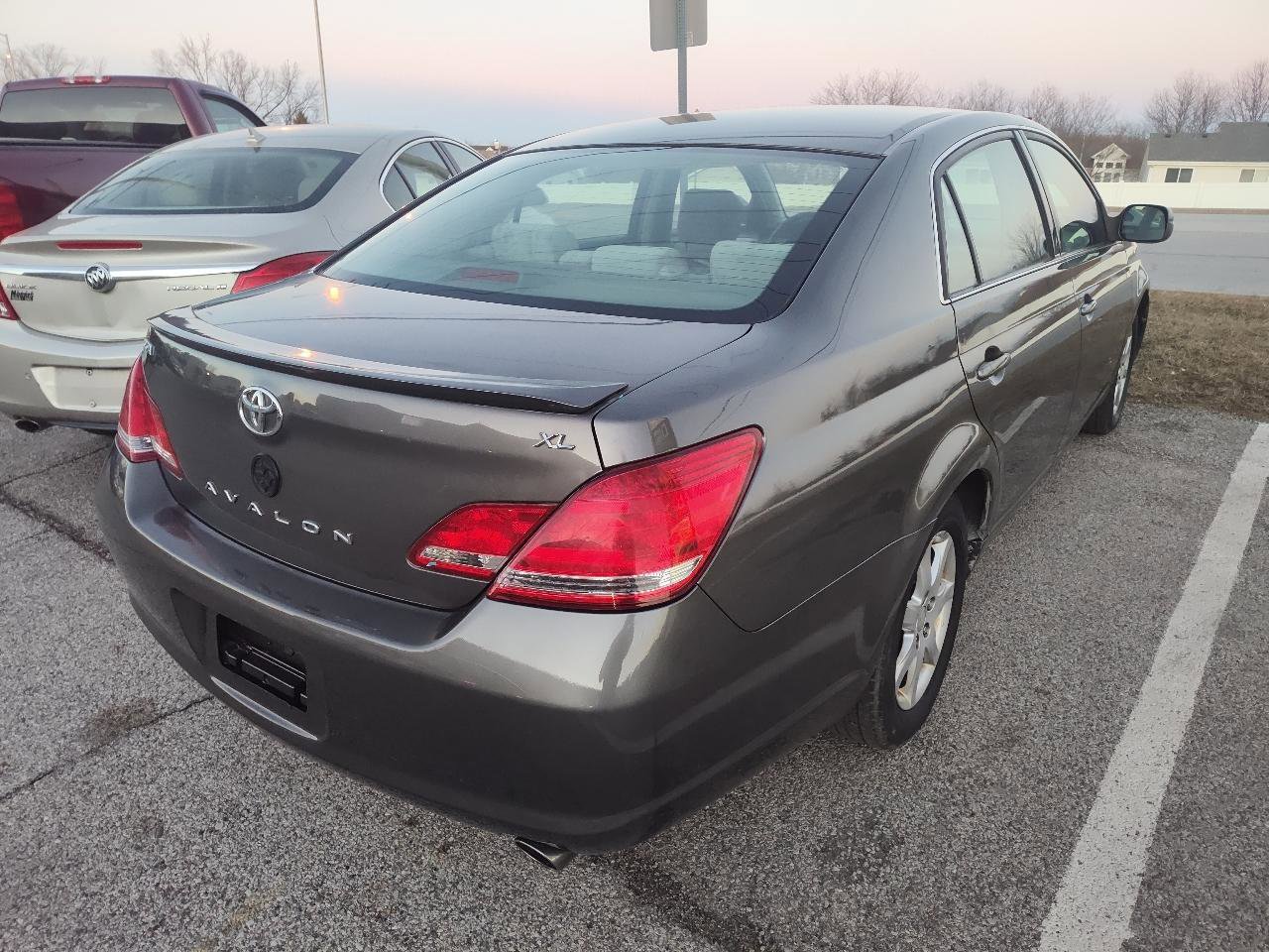 Used 2006 Toyota Avalon XL image 28