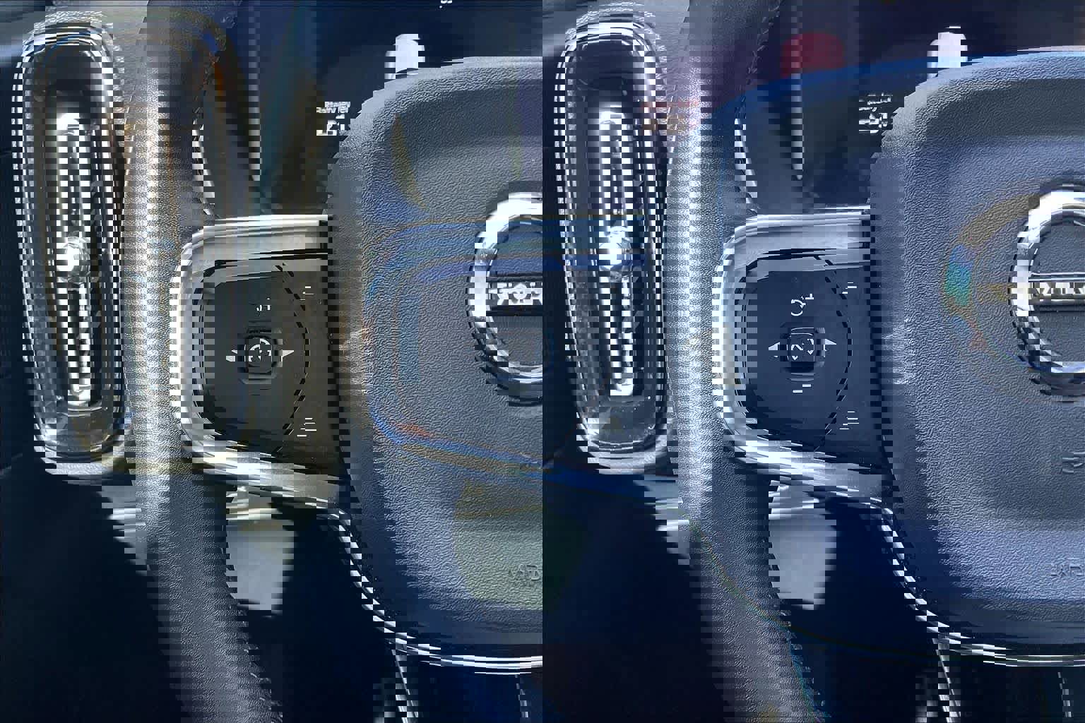 Used 2023 Volvo C40 P8 Recharge Ultimate image 20