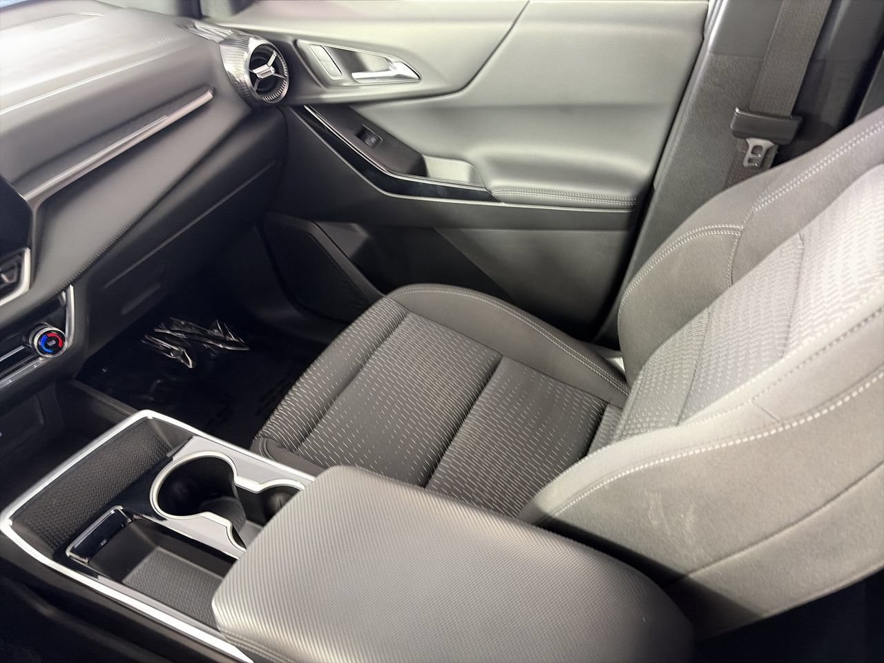 Used 2025 Chevrolet Equinox LT FWD image 20