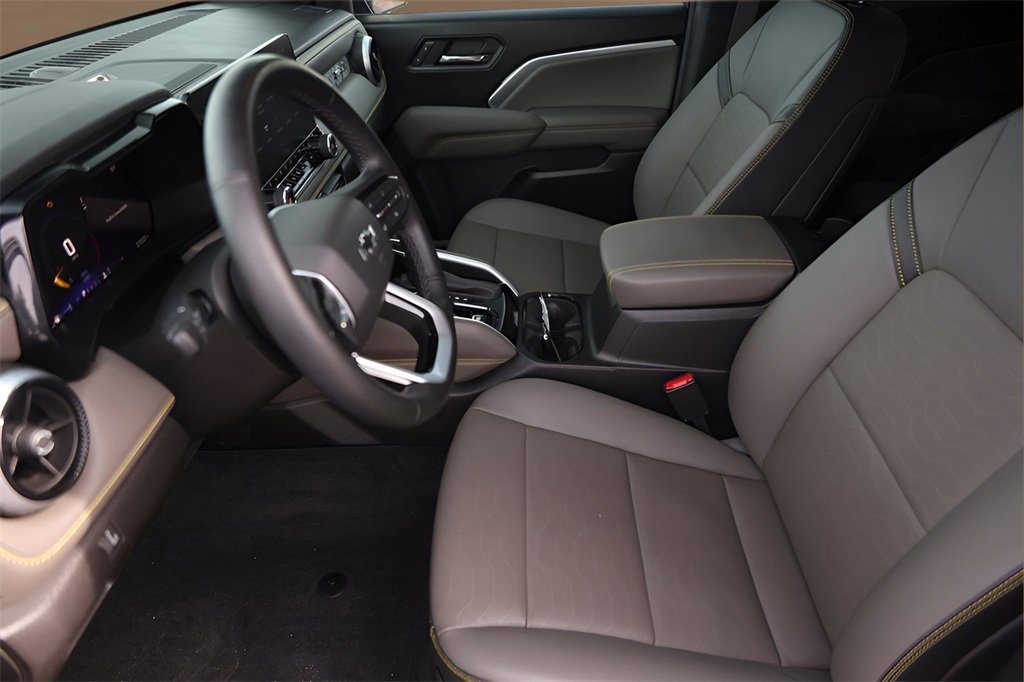 Used 2024 Chevrolet Colorado ZR2 w/ ZR2 Convenience Package III image 9