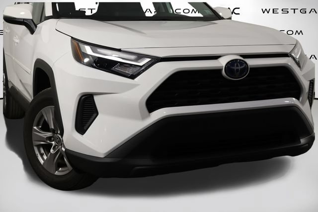 Used 2024 Toyota RAV4 LE AWD/4WD image 42