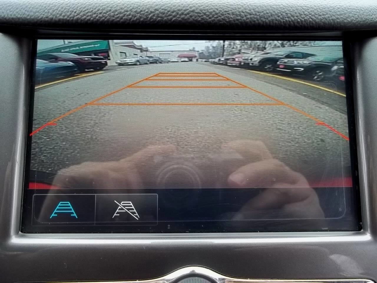 Used 2017 Chevrolet Cruze LT w/ Convenience Package image 24