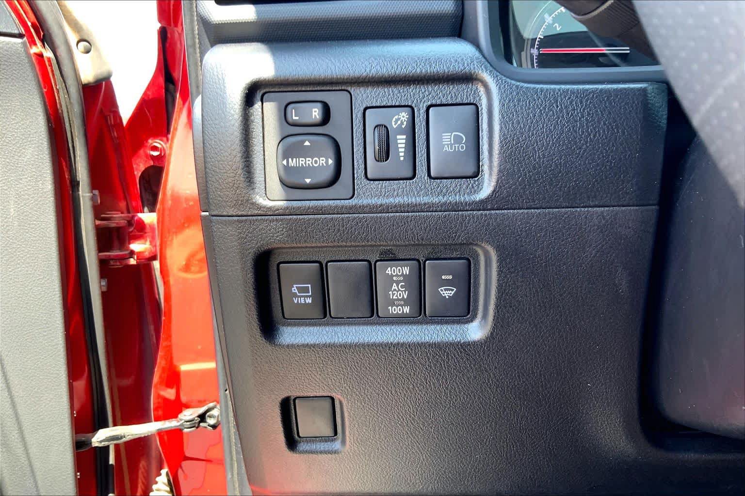 Used 2022 Toyota 4Runner TRD Off-Road Premium AWD/4WD image 36