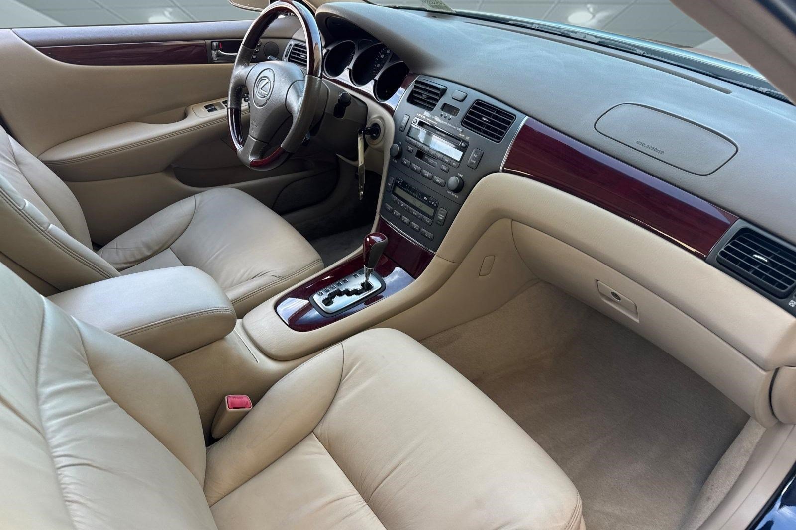 Used 2004 Lexus ES 330 FWD image 31