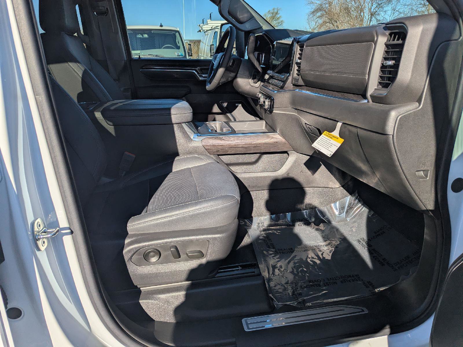 Certified 2024 Chevrolet Silverado 2500 LTZ w/ LTZ Convenience Package image 35