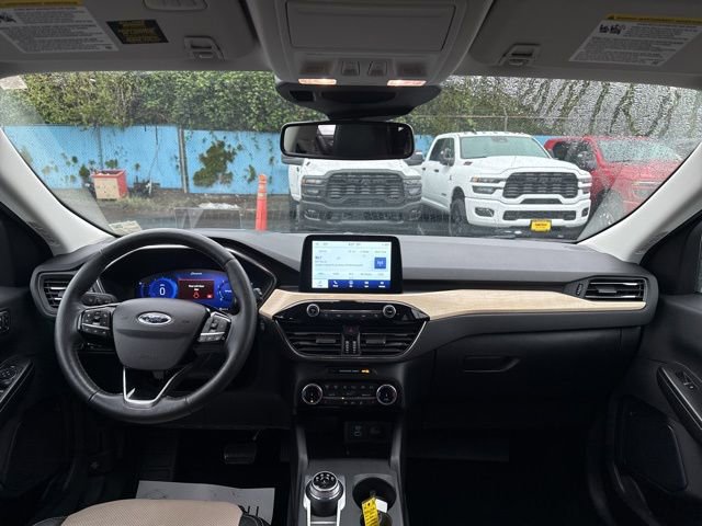 Used 2022 Ford Escape Titanium w/ Titanium Elite Package AWD/4WD image 19