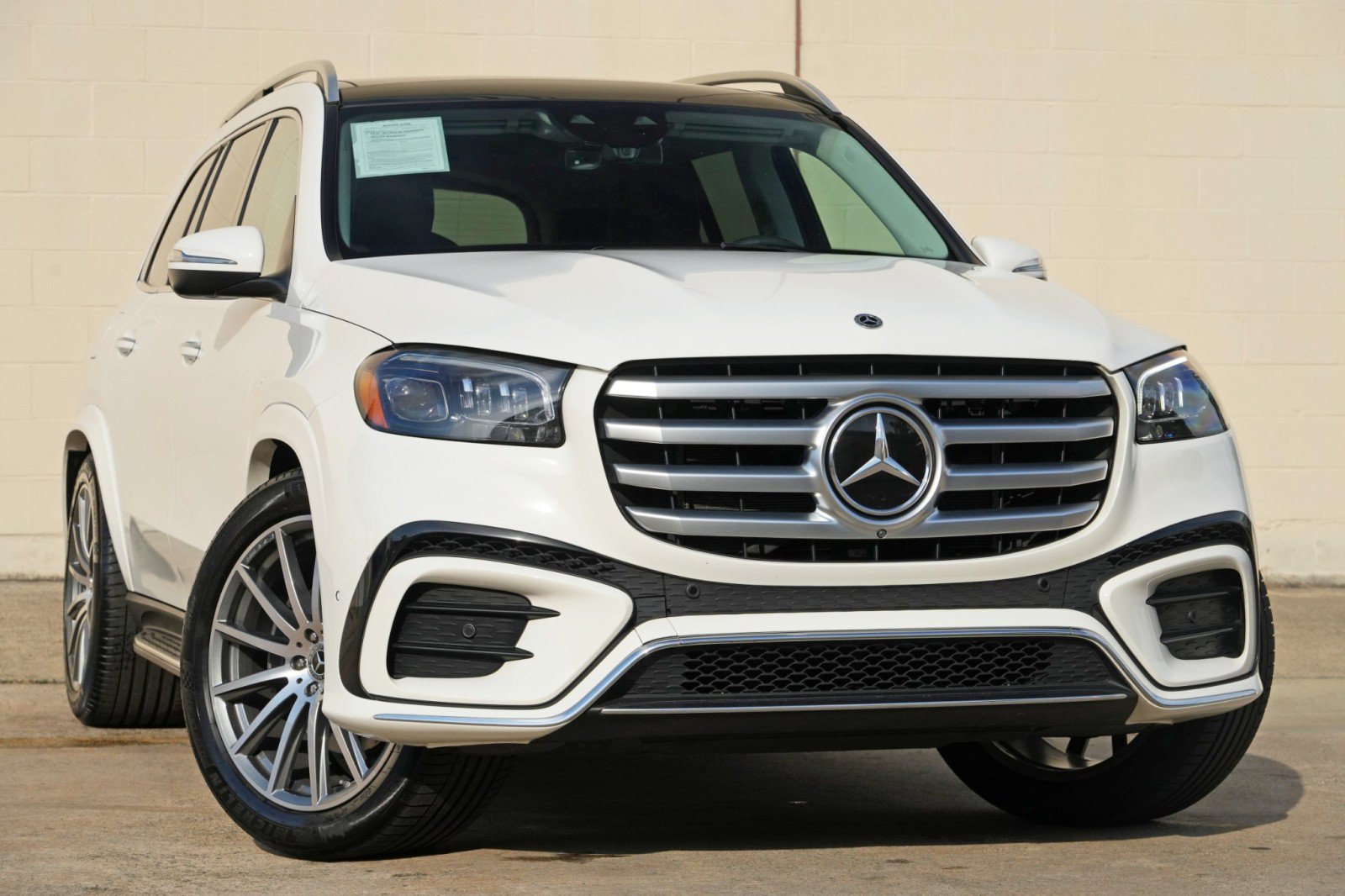 Used 2024 Mercedes-Benz GLS 450 4MATIC w/ AMG Line Exterior image 4