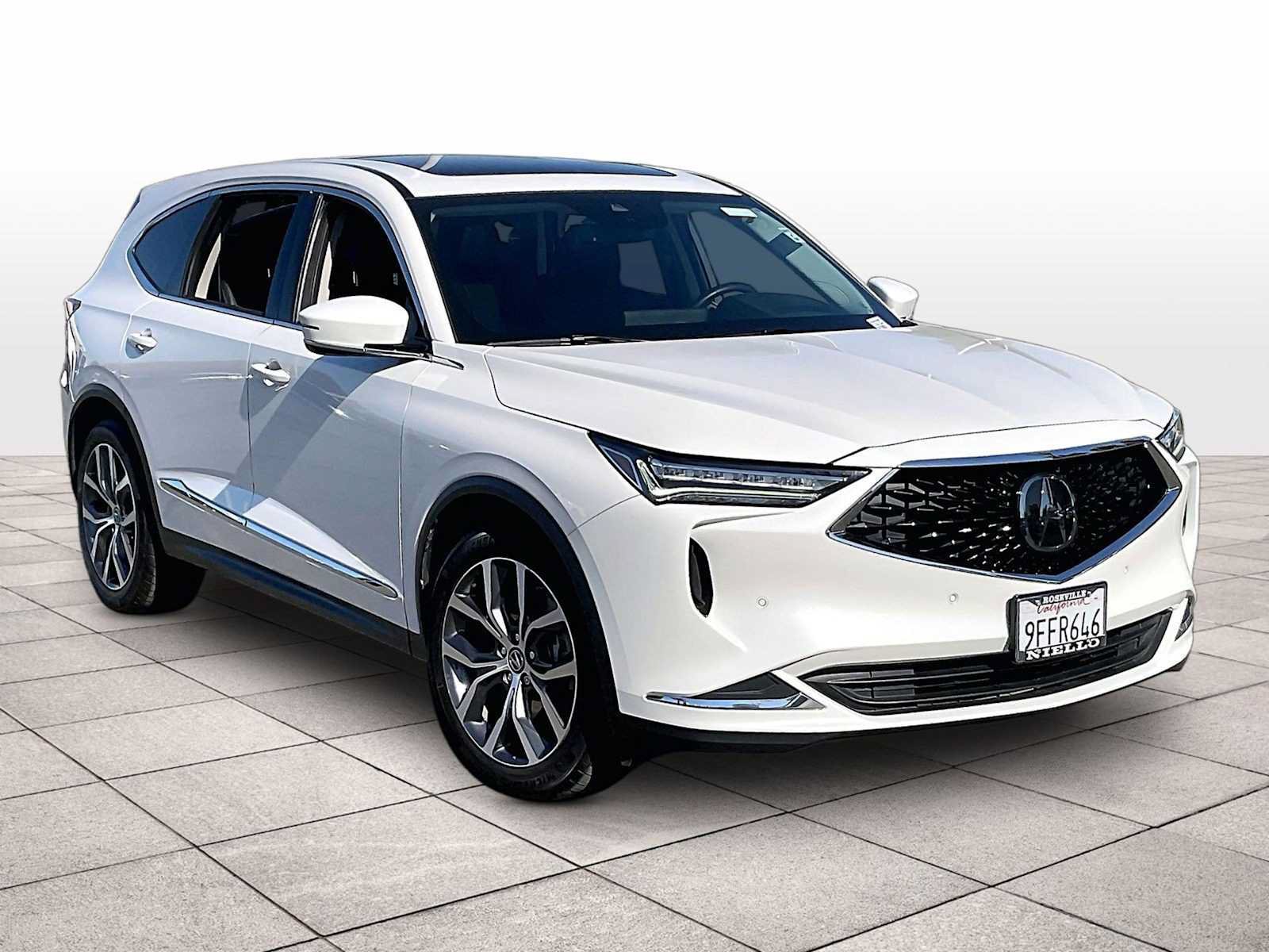 Used 2023 Acura MDX w/ Technology Package FWD image 2