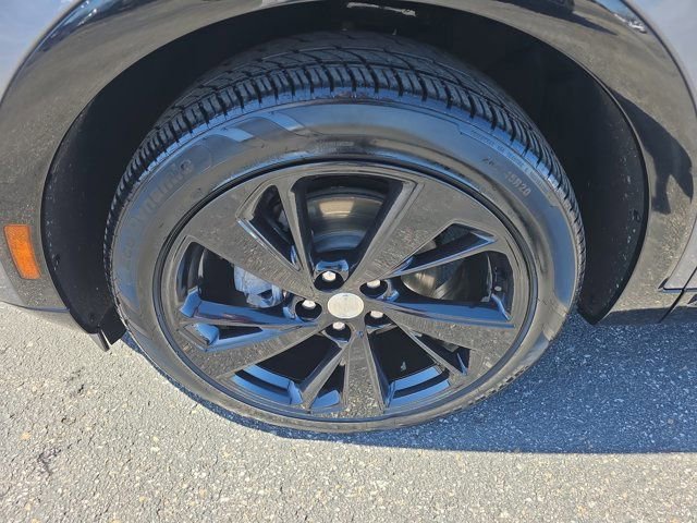 Used 2021 Buick Envision Essence w/ Sport Touring Package FWD image 9