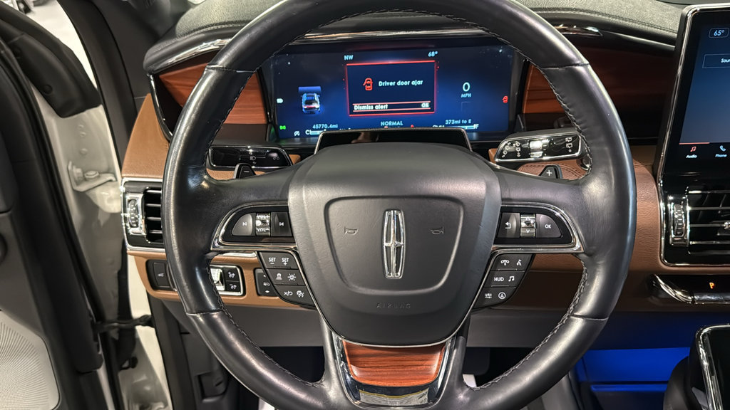 Used 2024 Lincoln Navigator L Reserve AWD/4WD image 11