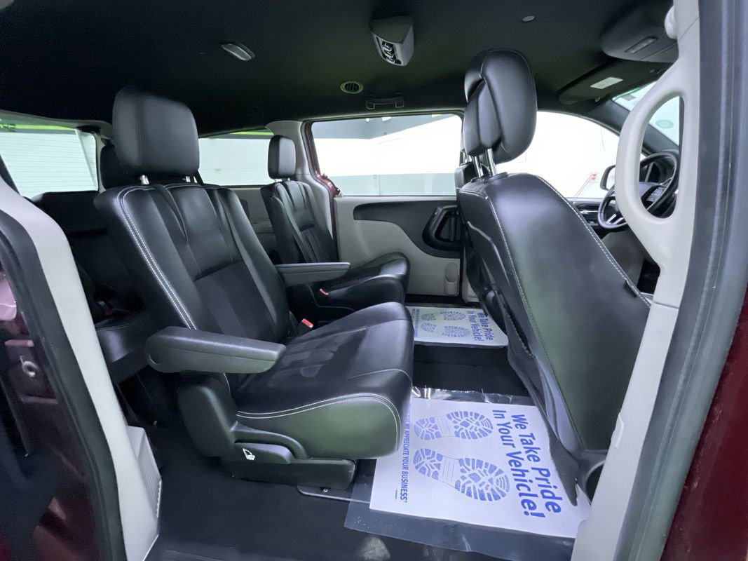 Used 2018 Dodge Grand Caravan SXT image 26