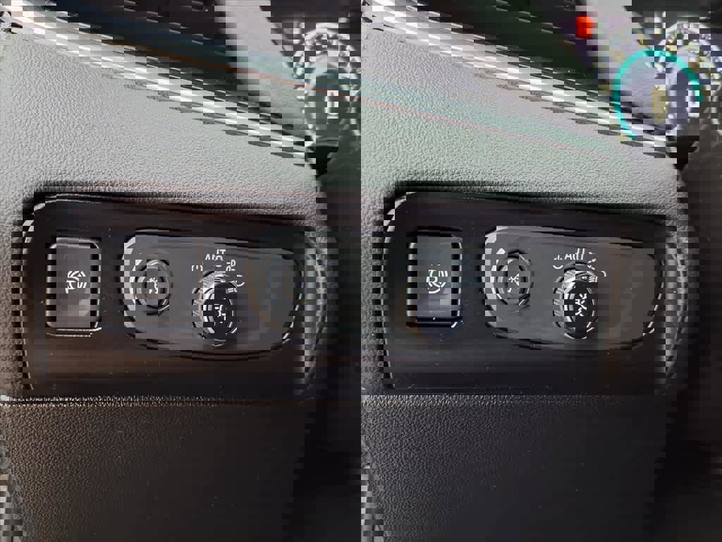 Used 2019 Buick Enclave Avenir w/ Avenir Technology Package image 19