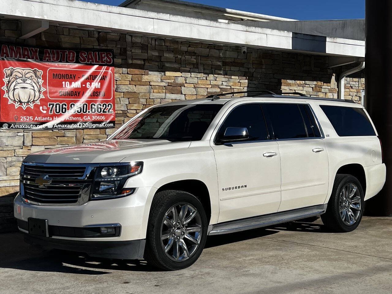 Used 2015 Chevrolet Suburban LTZ RWD image 2
