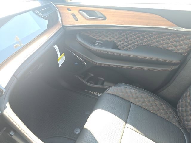 New 2026 Jeep Grand Cherokee L Summit image 32