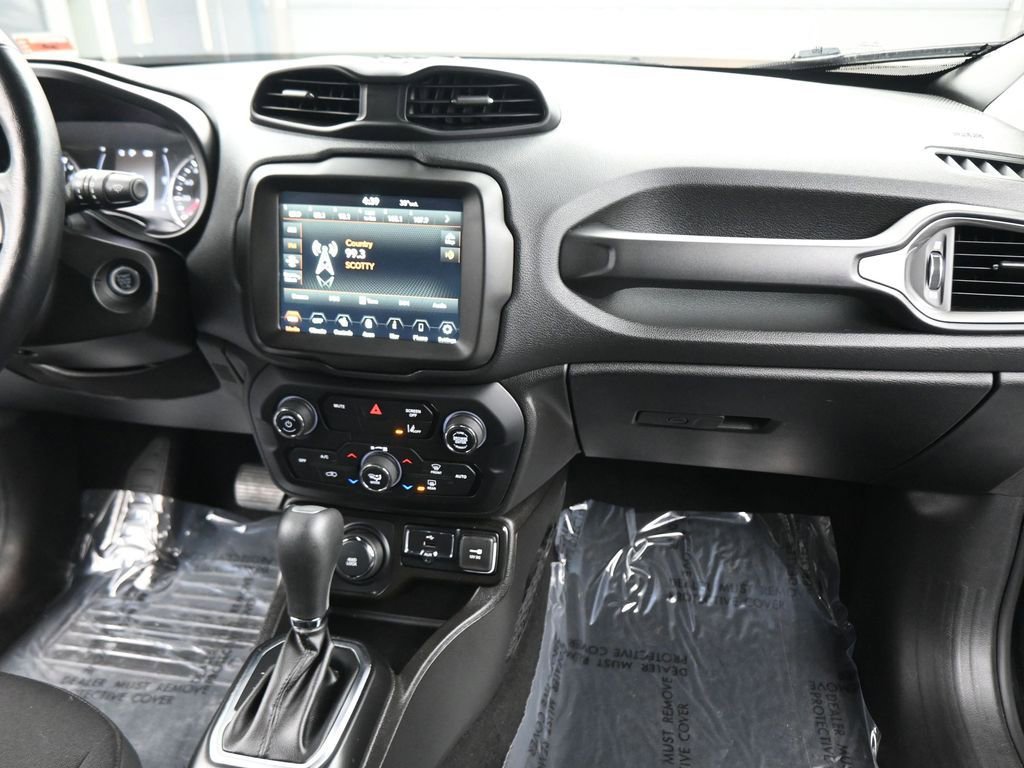Used 2023 Jeep Renegade Latitude w/ Premium Group image 44