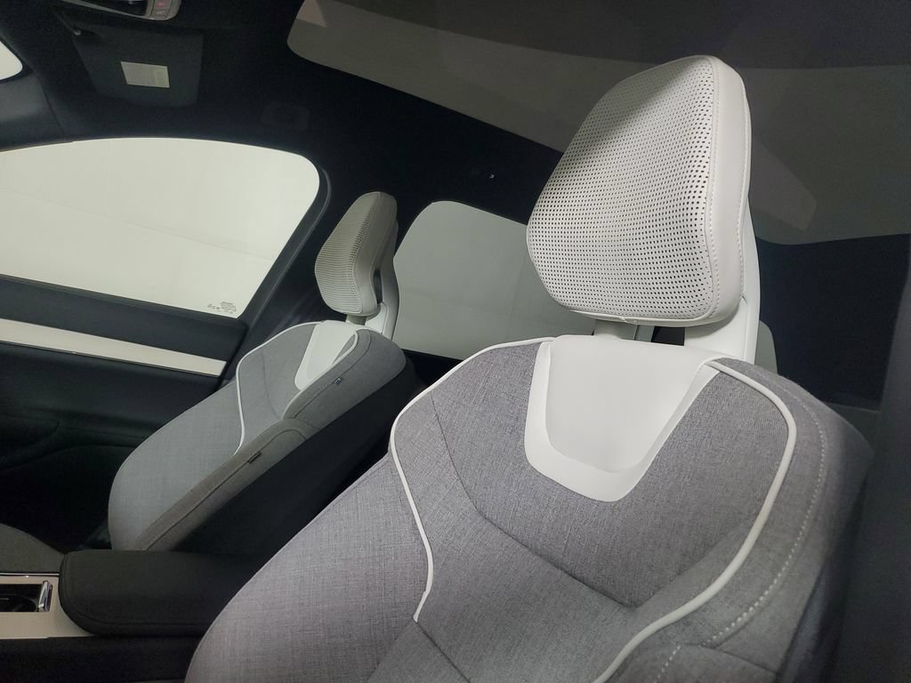 Certified 2025 Volvo EX90 Ultra AWD/4WD image 24