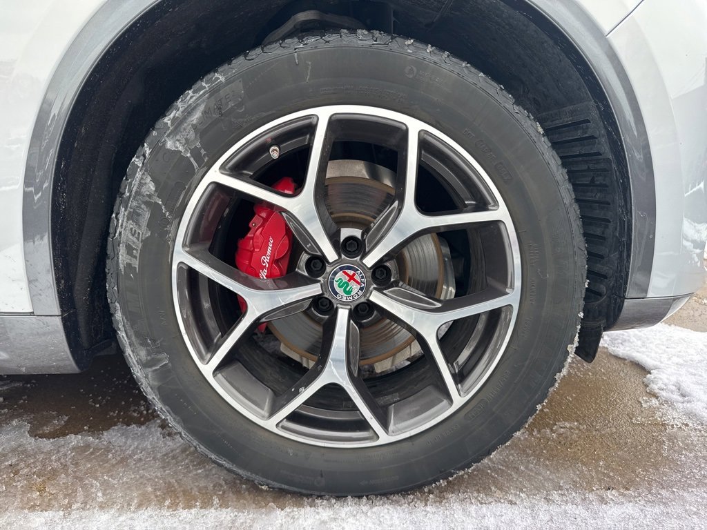 Used 2023 Alfa Romeo Stelvio Ti image 21