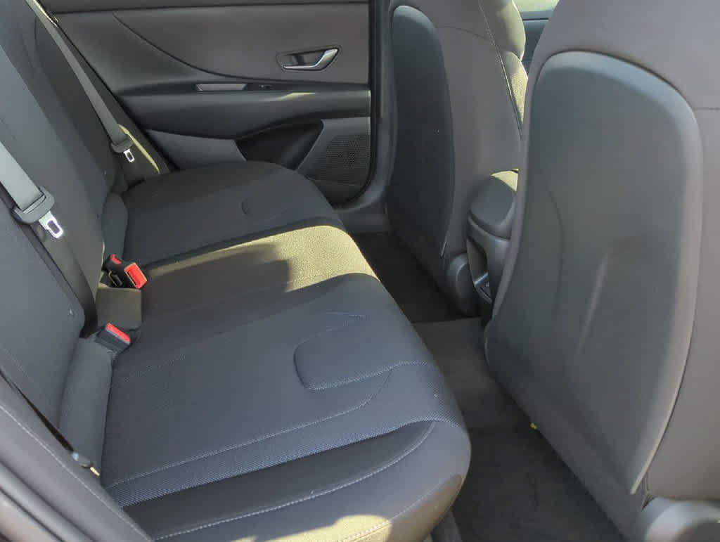 New 2026 Hyundai Elantra SE FWD image 21